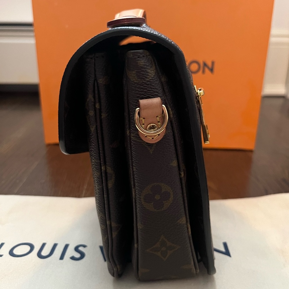 Louis Vuitton Monogram Pochette Métis - Picture 11 of 15